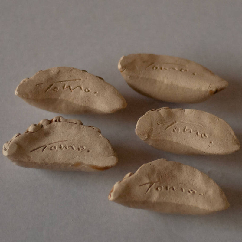 【大和知子】５個組　餃子の箸置き_益子焼