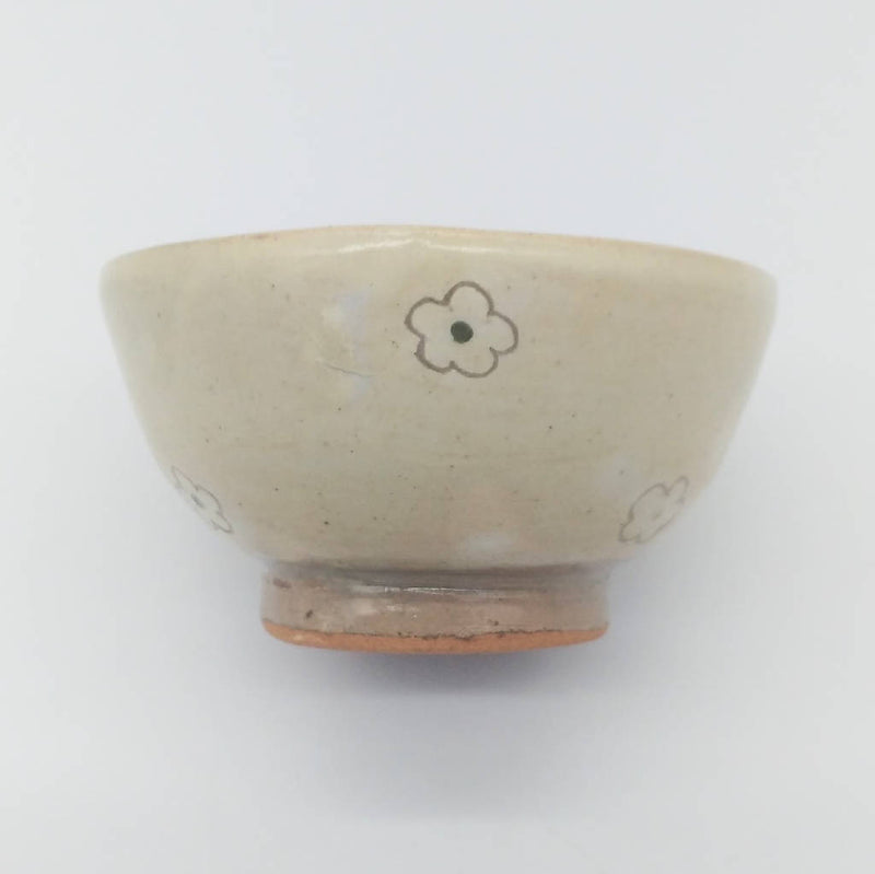 【上村 良夫】粉引絵付飯碗(くま×花)_益子焼
