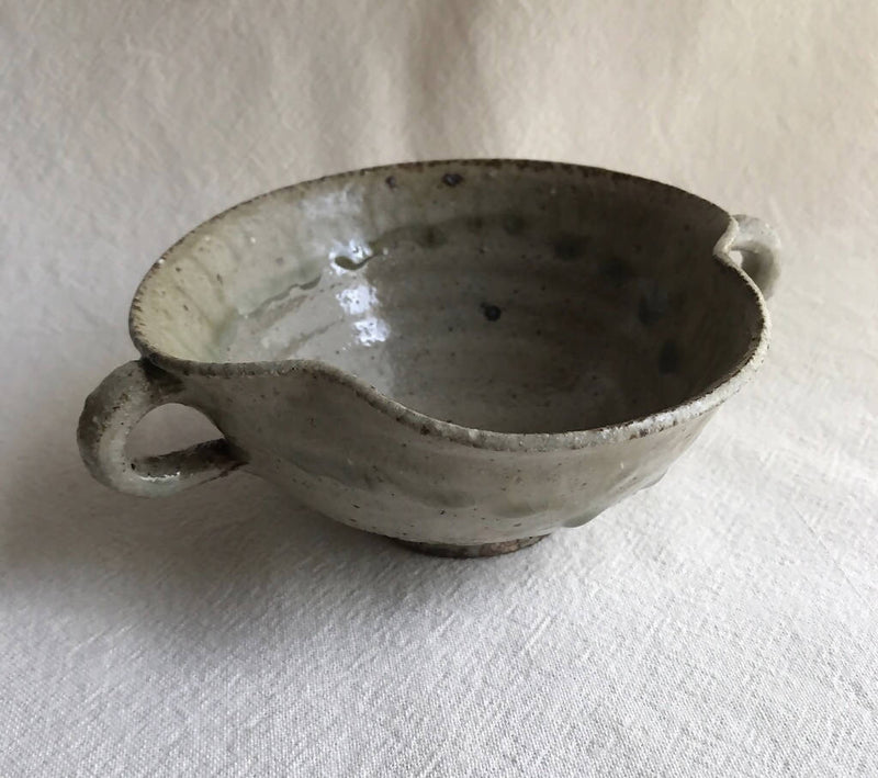 【あを】粉引灰釉輪花手付きスープカップ_陶器