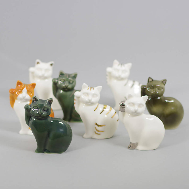 【atoa design】招き猫　緑色　耳（プラチナ彩）_益子焼